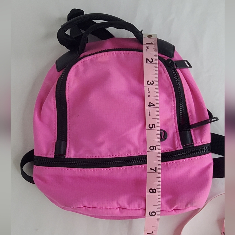 Lululemon 9"x9"inch Micro Pink/black Women's BackpackCity Adventurer - Picture 14 of 15